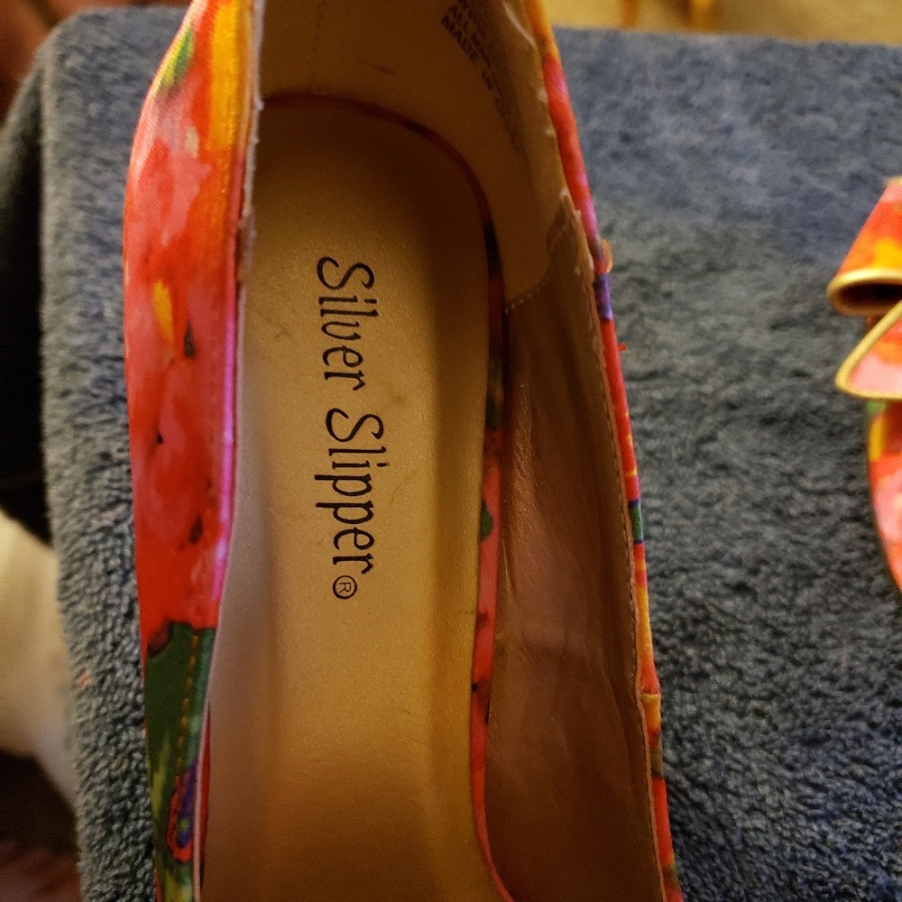 Heels - Picture 6 of 6